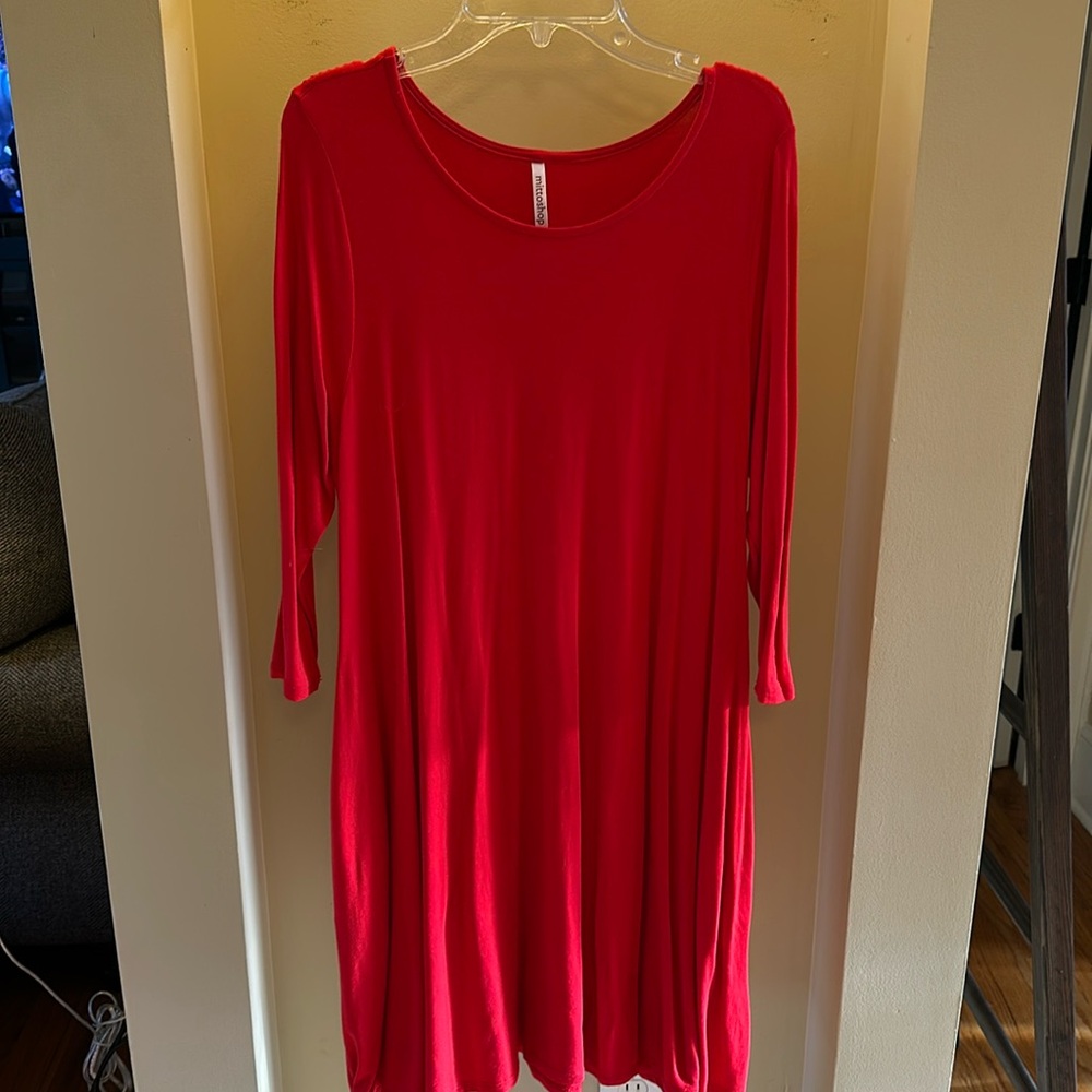 Red Rayon T shirt dress with pockets.